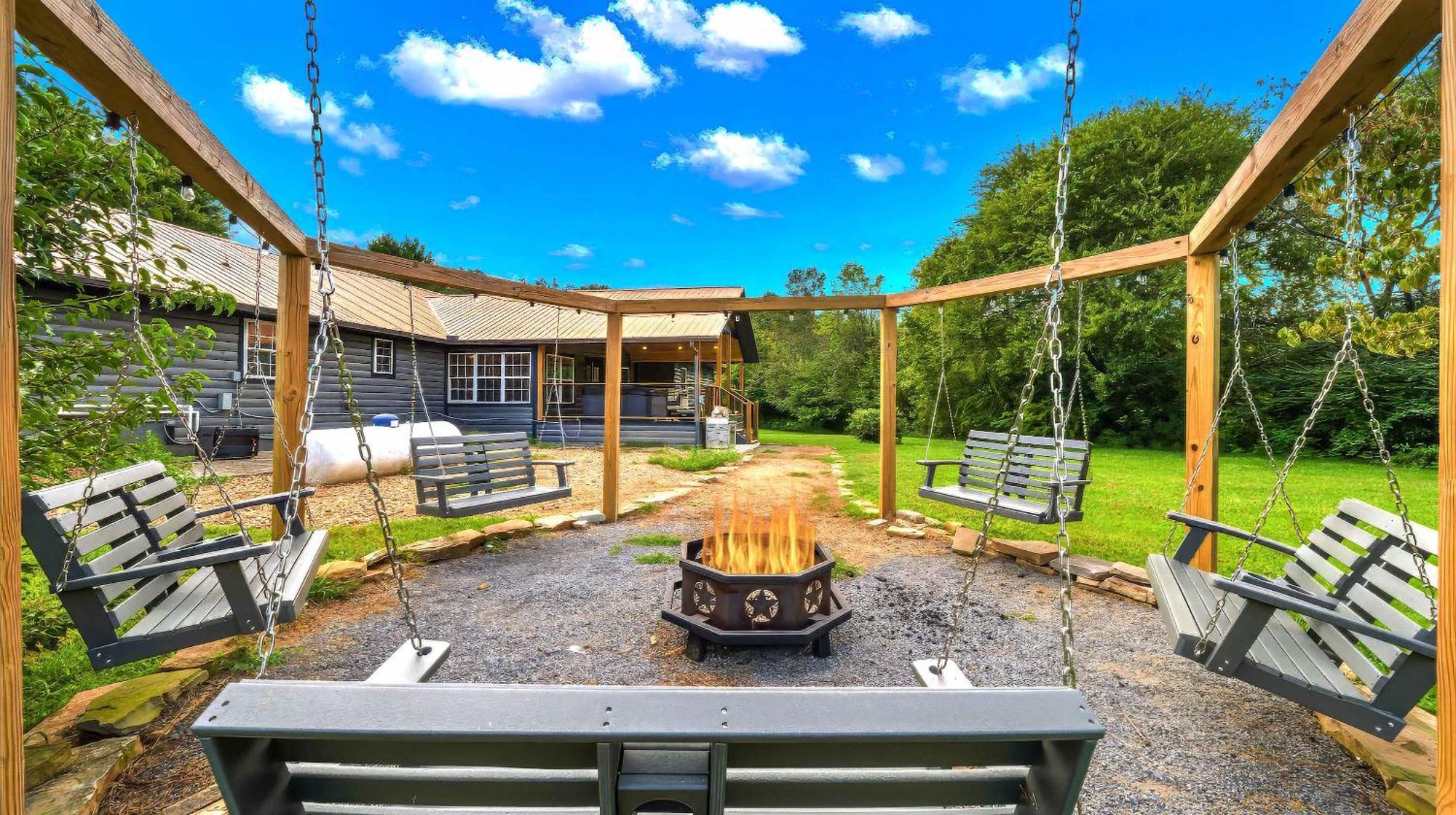 Poolside At Autumn Woods - Pool, Theater, Fireplace, Firepit, Arcade Sevierville Eksteriør bilde